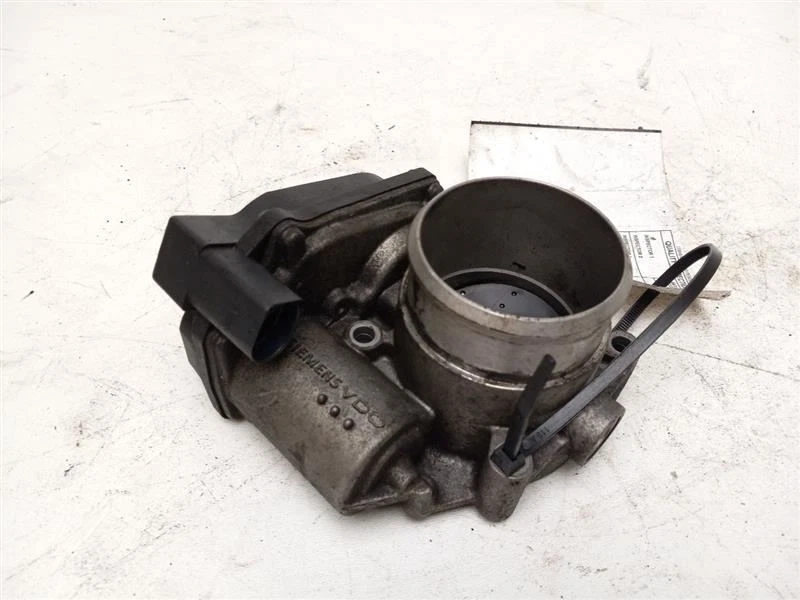 Volkswagen Golf 2006-2019 carrocería del acelerador Foto 4 de 4