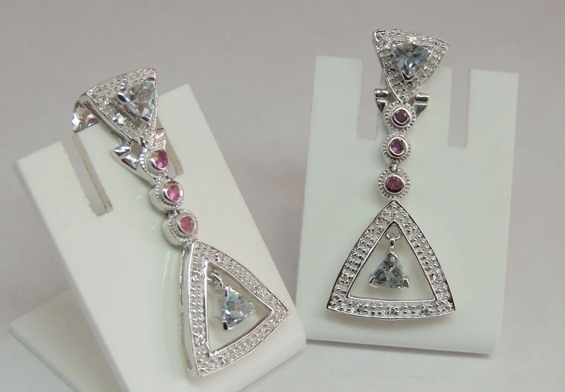 Orecchini In Argento 925 Con Topazio Blu E Rubino Di 1,82 Carati - Immagine 4 di 4