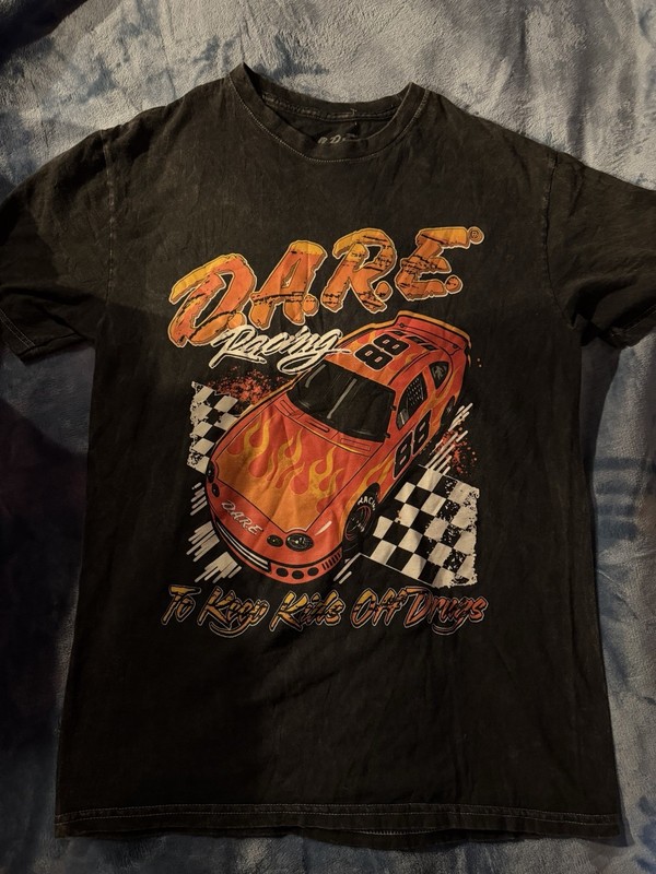 D.A.R.E. Men's Racing Car Checkered Flag Graphic Black Crew Neck T-Shirt Size M