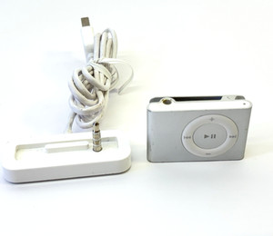 超美品 Apple iPod shuffle シルバー MB225J/A ヨドバシ.com - アップル Apple iPod shuffle 1GB シルバー MB225J/A