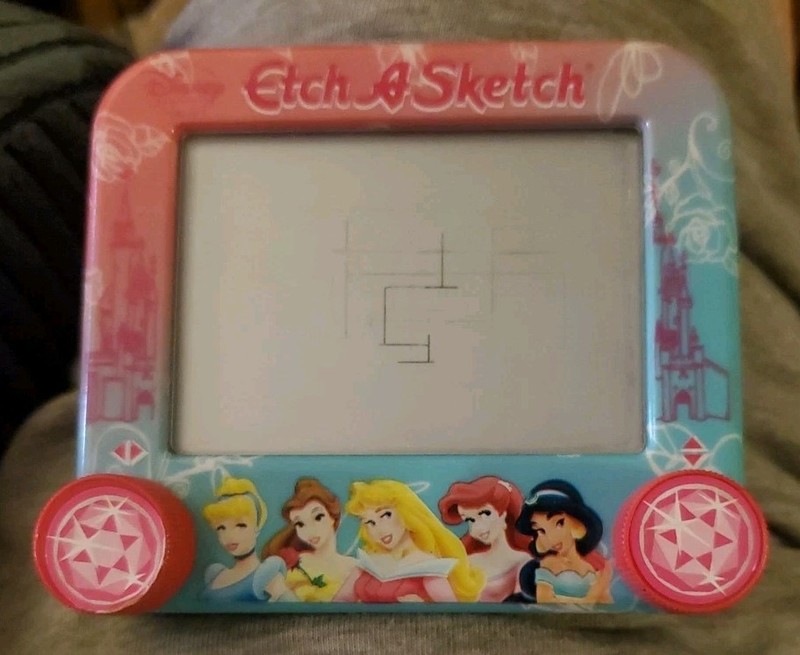 Vintage Disney Princesses Etch A Sketch size 4 1/4" x 3 3/4" x 1"  RARE HTF LN