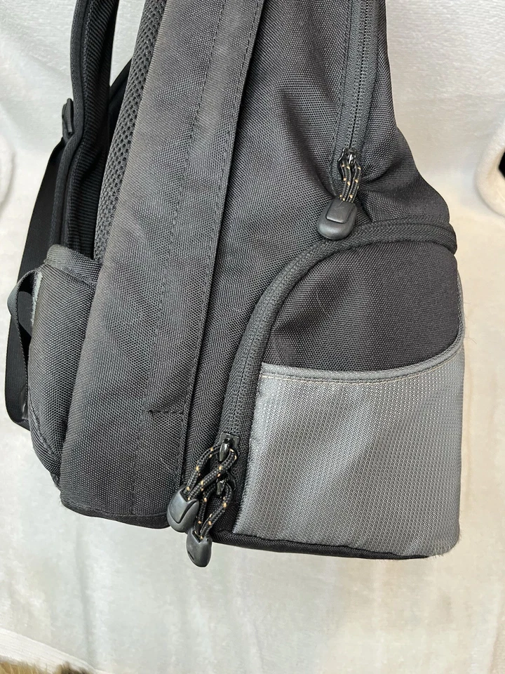 LowePro CompuDaypack Camera Bag Black And Gray - Image 3 of 4