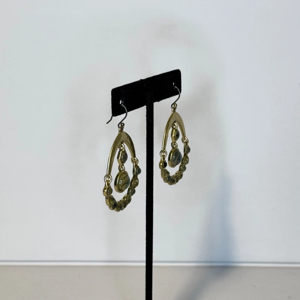 Brincos pendurados de gota Lucky Brand concha abalone tom dourado - Imagem 3 de 4