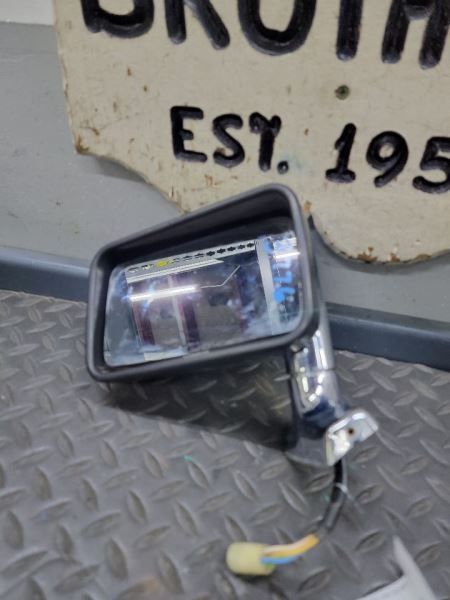 1982 ROLLS ROYCE SILVER SPUR DRIVER SIDE VIEW MIRROR: CHROME 