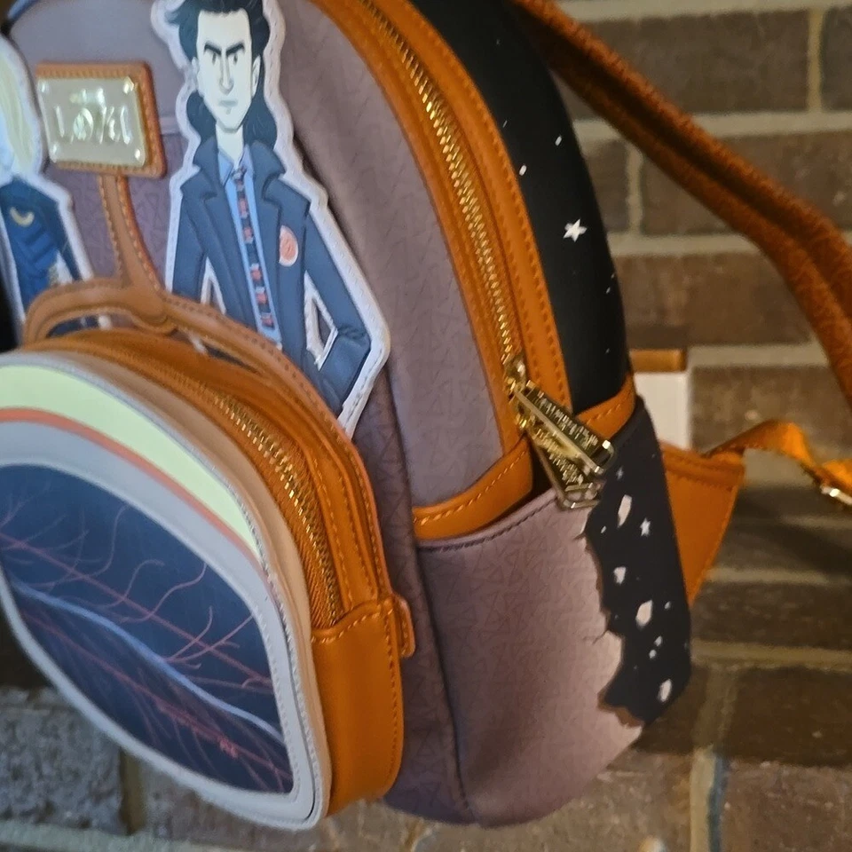 Mini mochila lenticular Loungefly Marvel Loki TVA Multiverse Foto 3 de 4