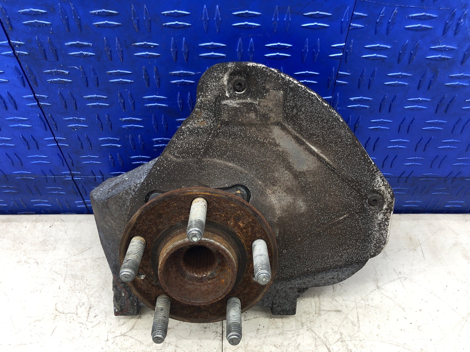 2006-2018 ASTON MARTIN VANTAGE V8 FRONT RIGHT SPINDLE KNUCKLE WHEEL BEARING HUB
