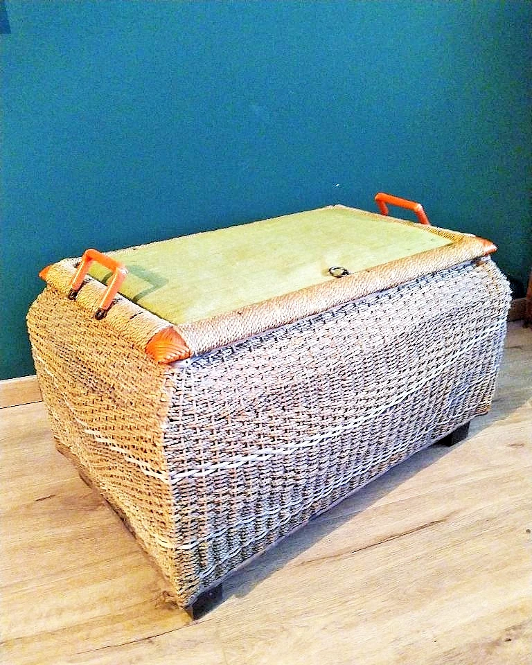 Korbtruhe in Antike Original-Truhen (Bis 1945) online kaufen