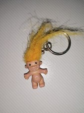 Schl&uuml;sselanh&auml;nger Troll Gnom Fantasy Figur bunt Haare gelb Vintage Zwerg