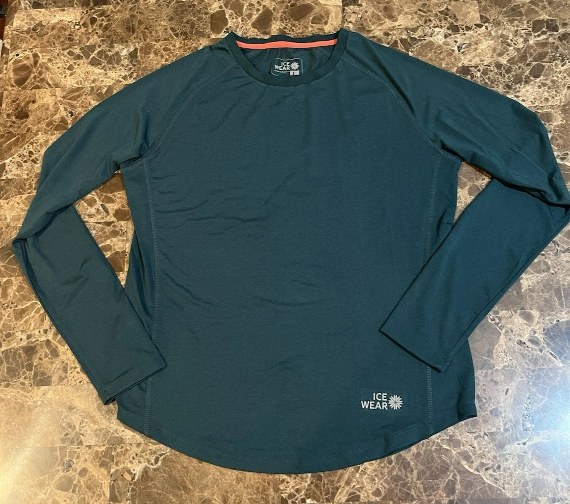 Icewear Base Layer Women's Size Large Long Sleeved Pullover