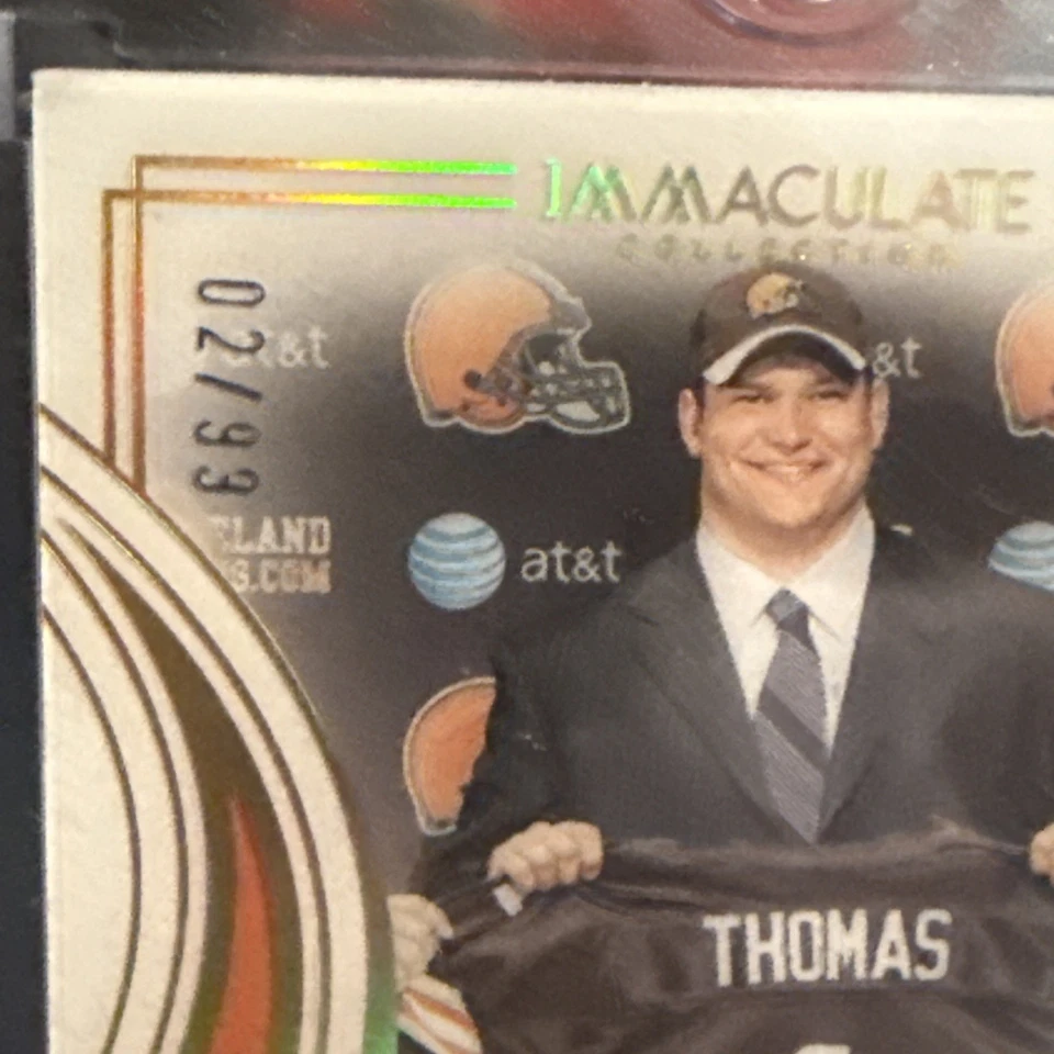 Immaculate Football Joe Thomas 2023 selecciones del draft autógrafo 02/99 DP-JTH Foto 3 de 3