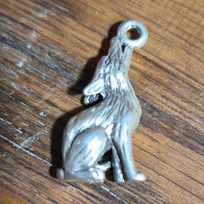 Colgante colgante colgante de lobo aullador de metal tono plata, sin piedra, 1 pulgada