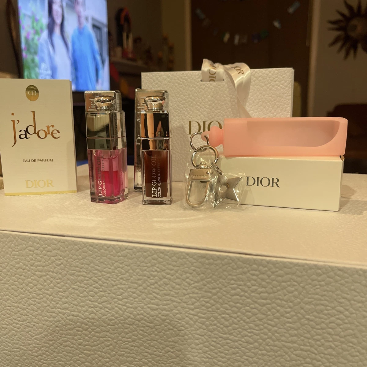 user_e02382feさま♥2点Dior オイルチャームキーホルダーファンデ ✌🏻Dior Addict Lip Gloss Oil In 007 & 020 Dior Lip Oil Holder