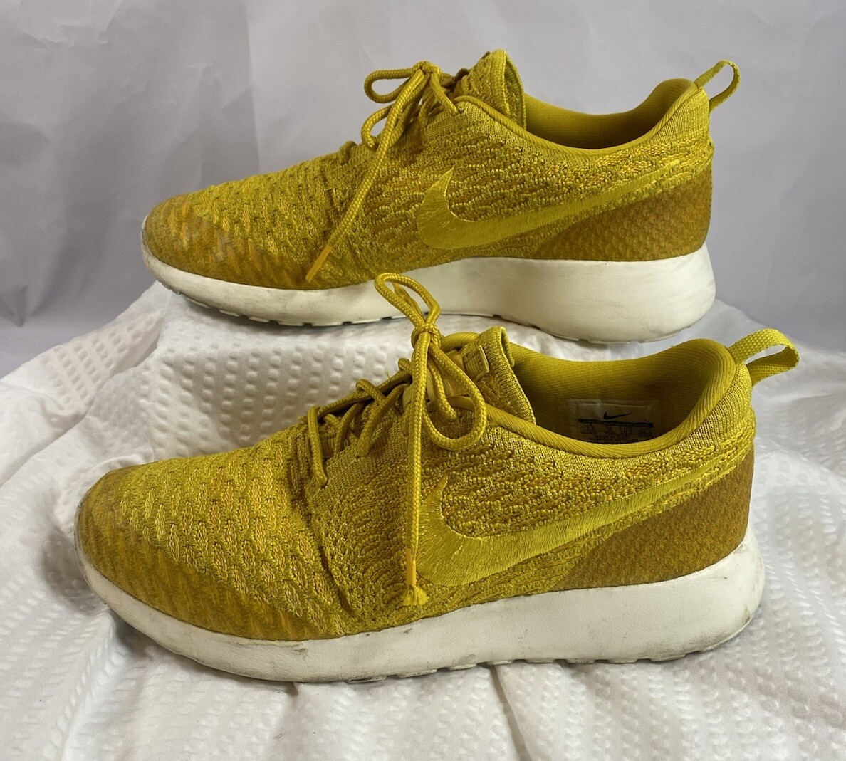 Nike Rosherun Flyknit Women's Running Shoes 704927-700 White/Gold Sz 7.5 US