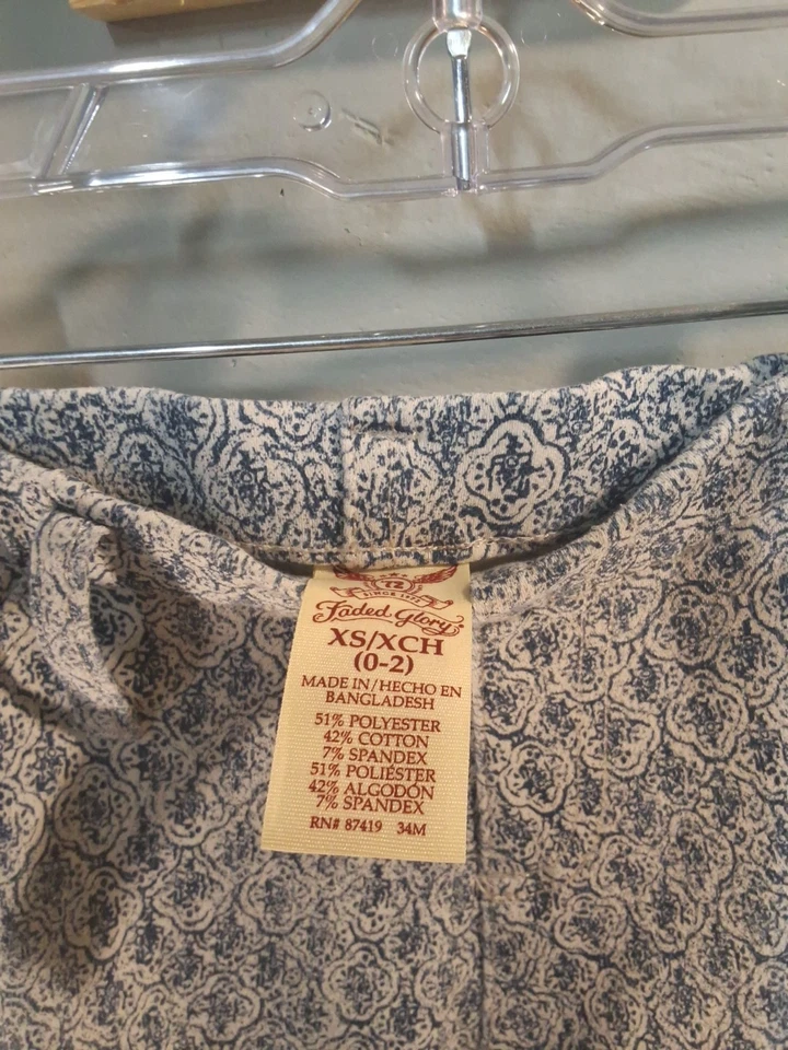 Pantalones florales azules y blancos Faded Glory para niñas talla S Foto 3 de 4