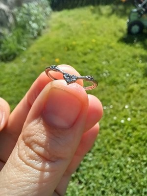 Kleiner Mädchenring mit 5 Diamanten aus 585er Weißgold