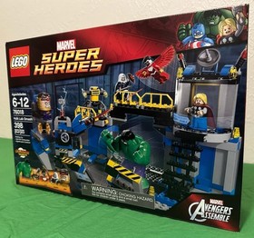 LEGO Marvel: Avengers: Hulk Lab Smash (76018) RETIRED/SEALED