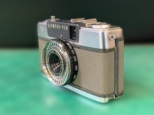 OLYMPUS PEN EE-2 Half Frame 35mm Film Camera 28mm F3.5 Lens works red flag ok