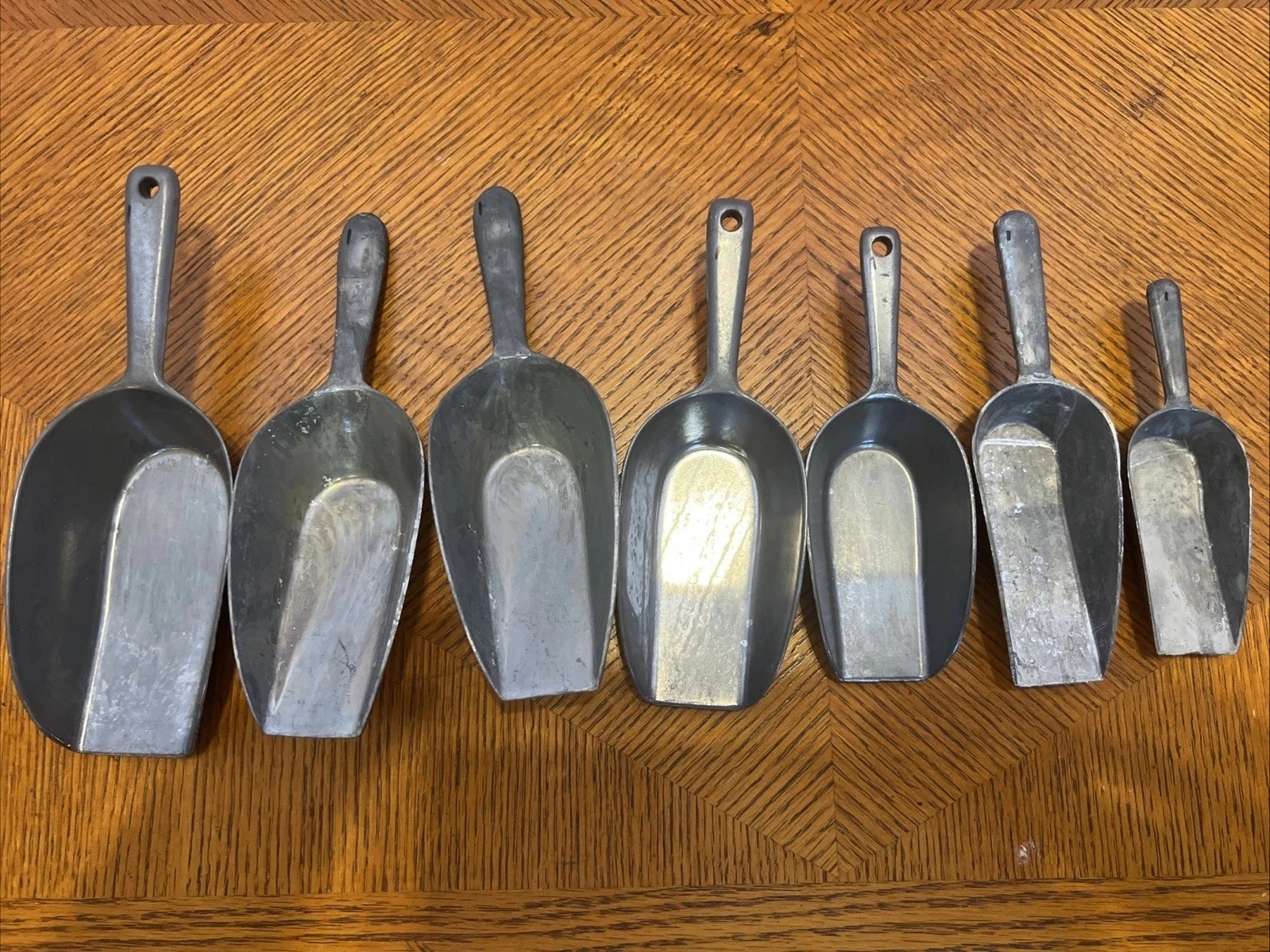 7 VINTAGE NESTING METAL SCOOPS (3 From Germany) (2 From Taiwan) 2 Unknown