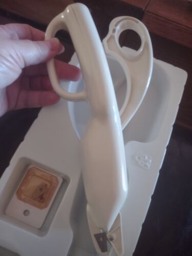 CORDLESS POWER SCISSORS - Picture 2 of 7