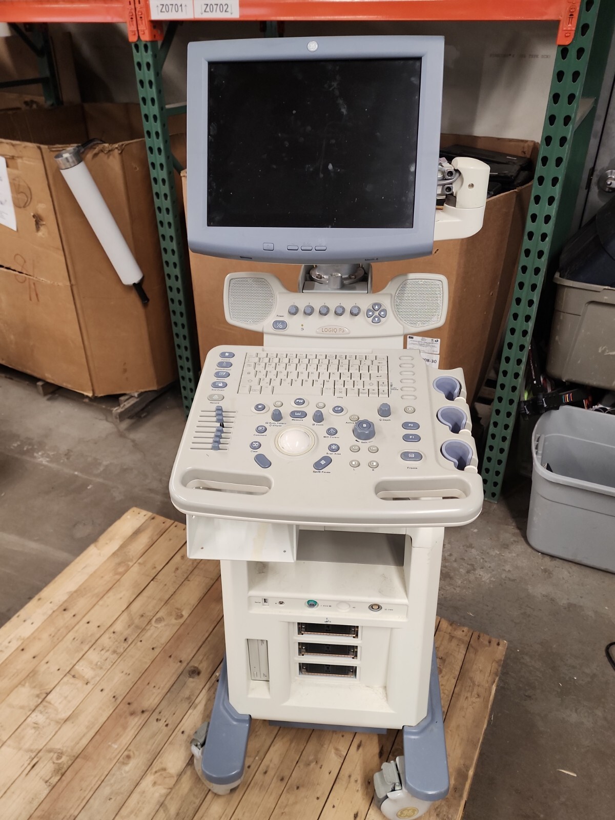 GE LOGIQ P5 Ultrasound Machine w/ 15" LCD Monitor