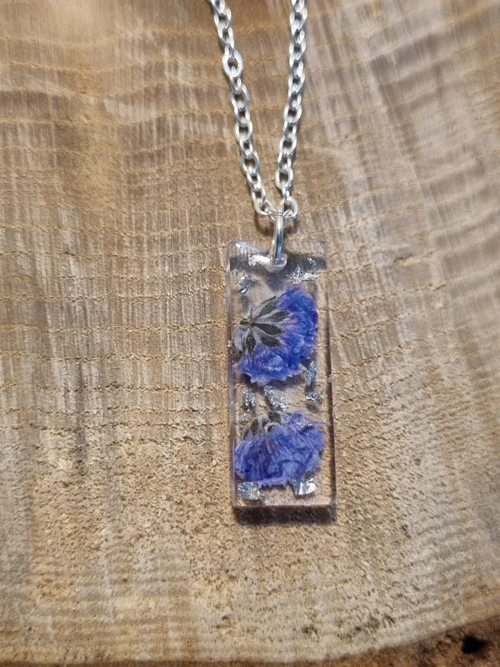 Collar de barra de gipsofelia azul/púrpura Foto 4 de 4