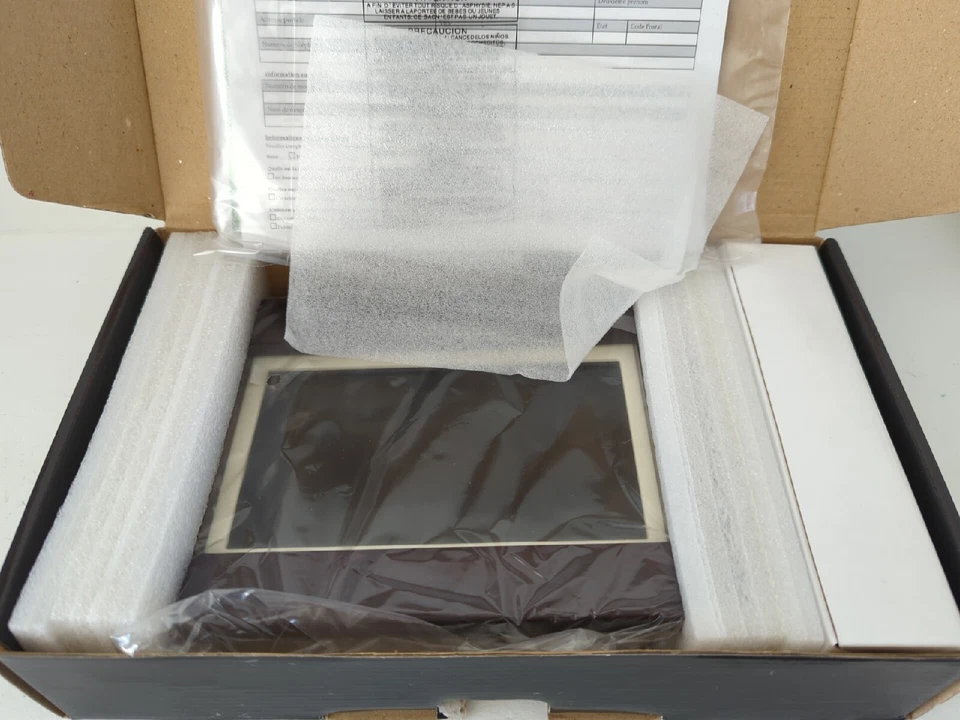 COBY 7" WIDESCREEN DIGITAL PHOTO FRAME~~DP700~~Faux Wood L9 - Image 3 of 4