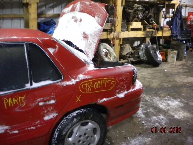 Luz trasera derecha pasajero SE se adapta a 96-98 GRAND AM 9888908 Foto 2 de 4