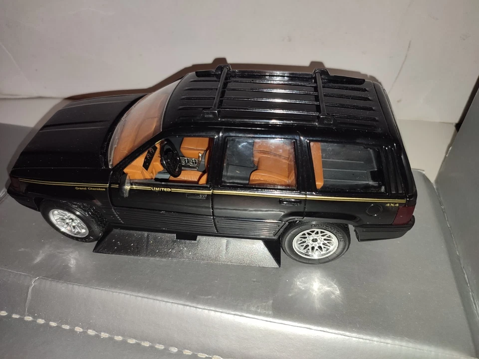 VOITURE MAJORETTE 4415 LIMITED - 1/18 - JEEP GRAND CHEROKEE - BOITE -BEL ETAT - Photo 4/4