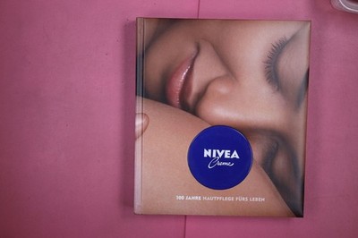 274485 NIVEA. 100 JAHRE HAUTPFLEGE FÜRS LEBEN Beiersdorf AG HC