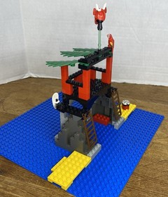 Vintage LEGO Islanders Lot 6264 6246 6032 Incomplete w/ Instructions 1994