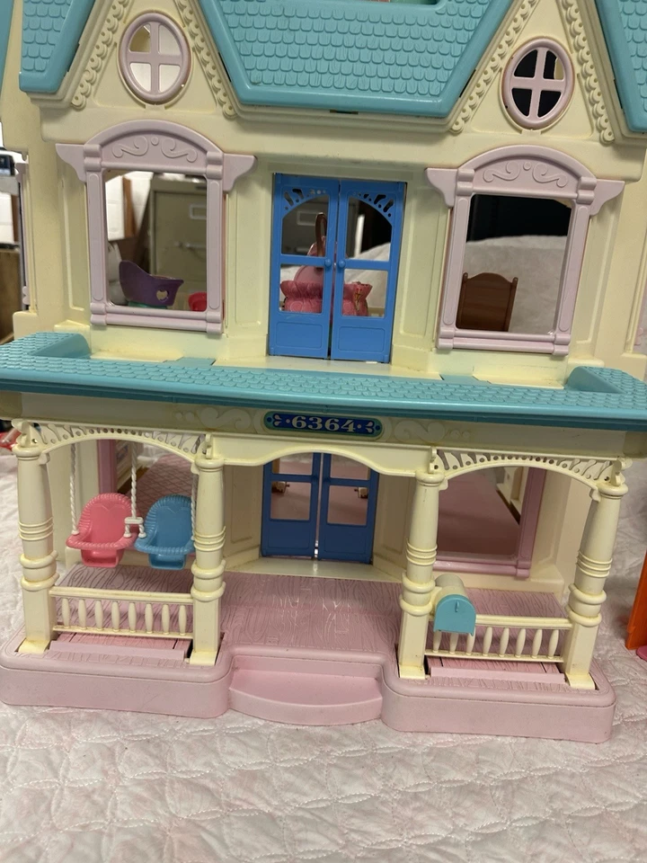 Casa de muñecas plegable Fisher Price 1993 vintage, Love Family Dream y más Foto 4 de 4