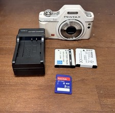 Pentax Optio I-10 White 12.1MP Digital Camera w/2 Batteries, Charger Card READ