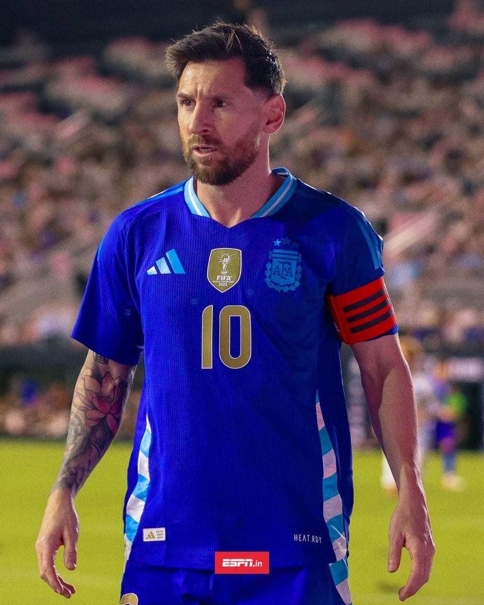 Argentina Jersey Adidas 100% Authentic 2024 Large #10 MESSI Player
