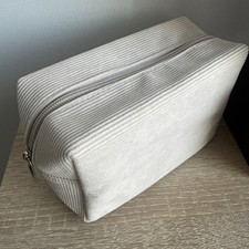 Kosmetiktasche  von Douglas  Maße  18 x 12 x 9 cm Neu Beige 