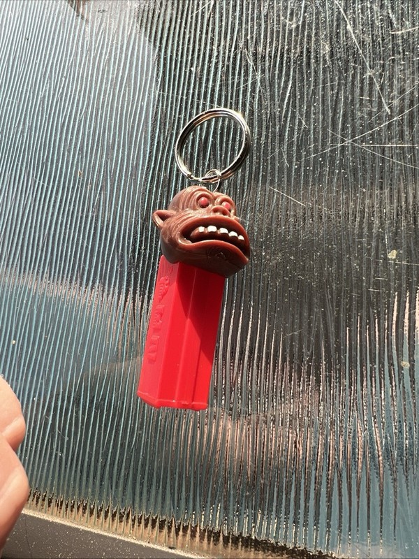 Vintage Gorilla Red Stem No Feet Pez Dispenser Keychain Monkey King Kong Ape