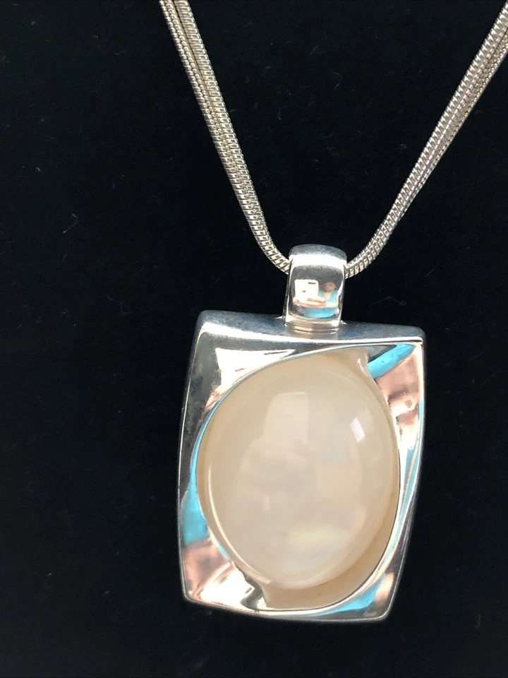 Collar De Colección Kenneth Cole Doble Hilo Con Colgante Ovalado Como Ópalo Foto 2 de 4