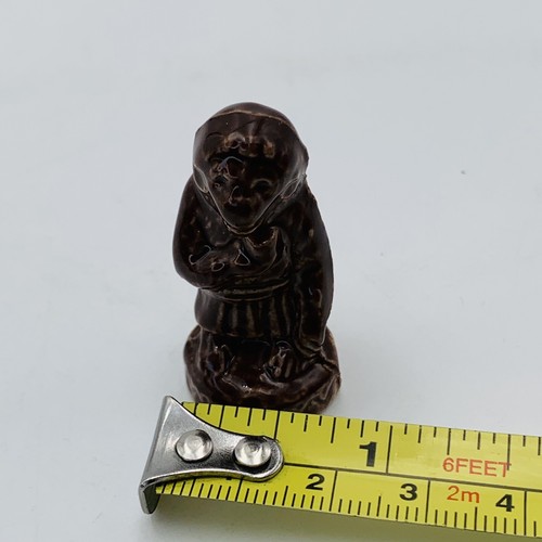 Wade Whimsies Female Monkey Red Rose Tea Circus Series III Figurine - Foto 11 di 12
