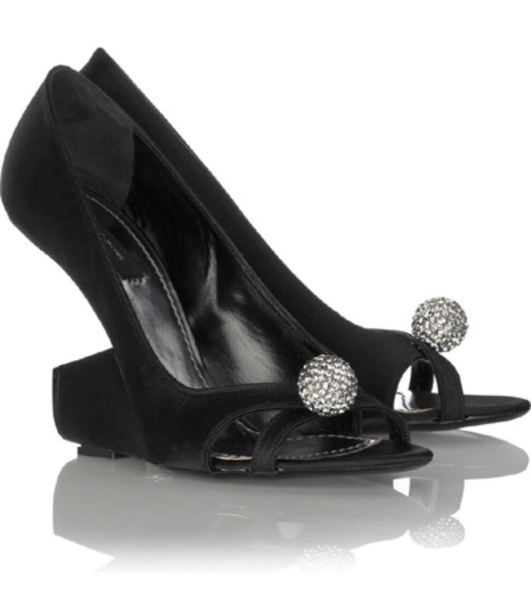 marc jacobs black heels