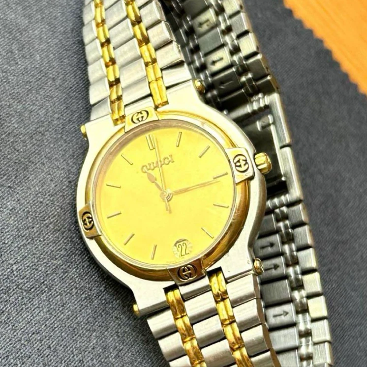 Montre Homme GUCCI 9000M Quartz Date Cadran Or Bon État Article Fonctionnel 32mm 