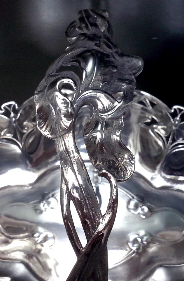 MARAVILLOSA BANDEJA DE CESTA ART NOUVEAU WMF plateada con mango de libélula ca 1890 Foto 3 de 4