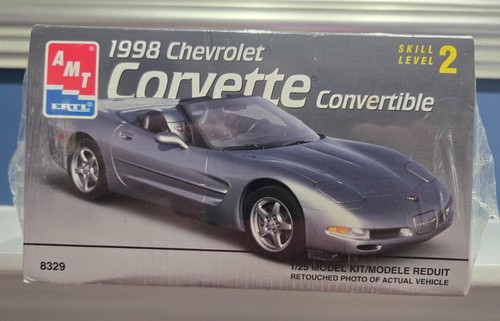 AMT 1998 Corvette Convertible 1:25 Model Kit~ #8329 ~ Sealed ~ New Old Stock - 第 2/2 張圖片