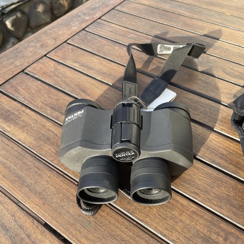Pentax 7x35 9.3 Degrees Binoculars Set with Leather Case