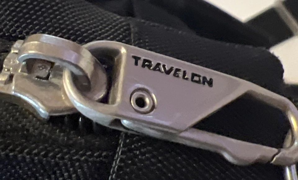 Travelon Bolso Mensajero Clásico Antirrobo, Medianoche Muchos Bolsillos Foto 3 de 4