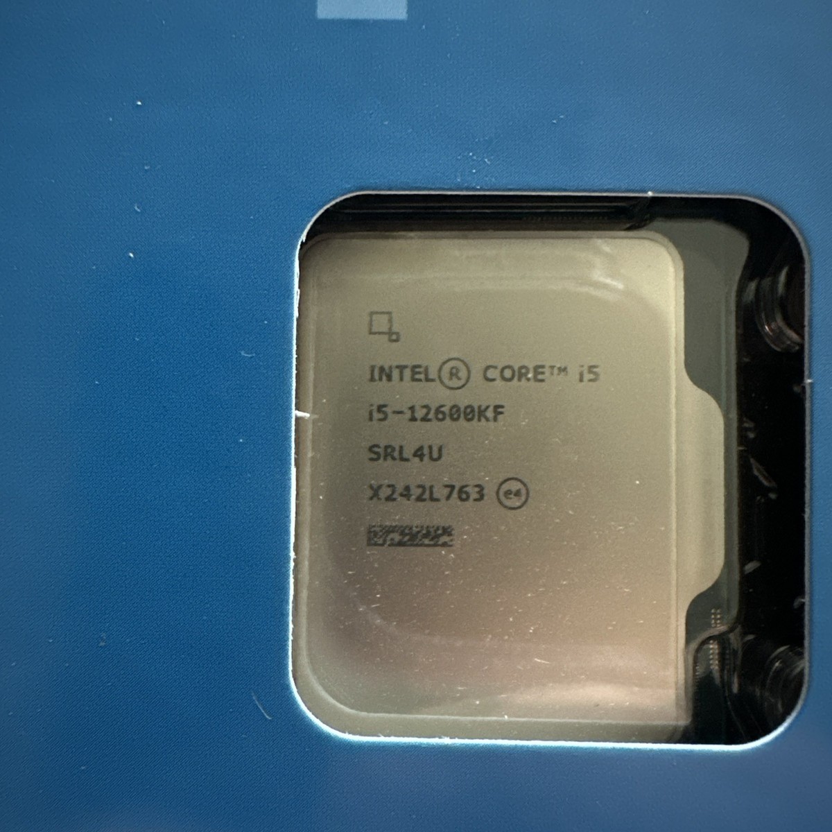 (中古) Intel Core i5-12600KF 12世代 CPU Intel Core i5-12600KF Processor (4.9 GHz, 10 Cores