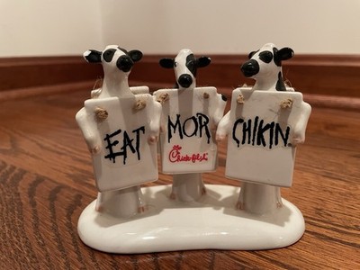 Chick-fil-A Department 56 Christmas Snow Village COWS Eat Mor Chickin 