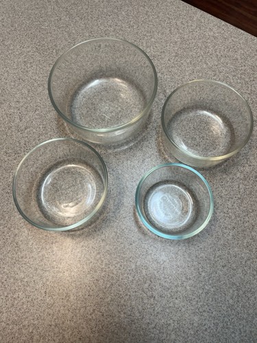 Vintage 1950s-70s Clear PYREX Mixing Bowls Set 7200/7201/7202 Set Of 4 - Image 1