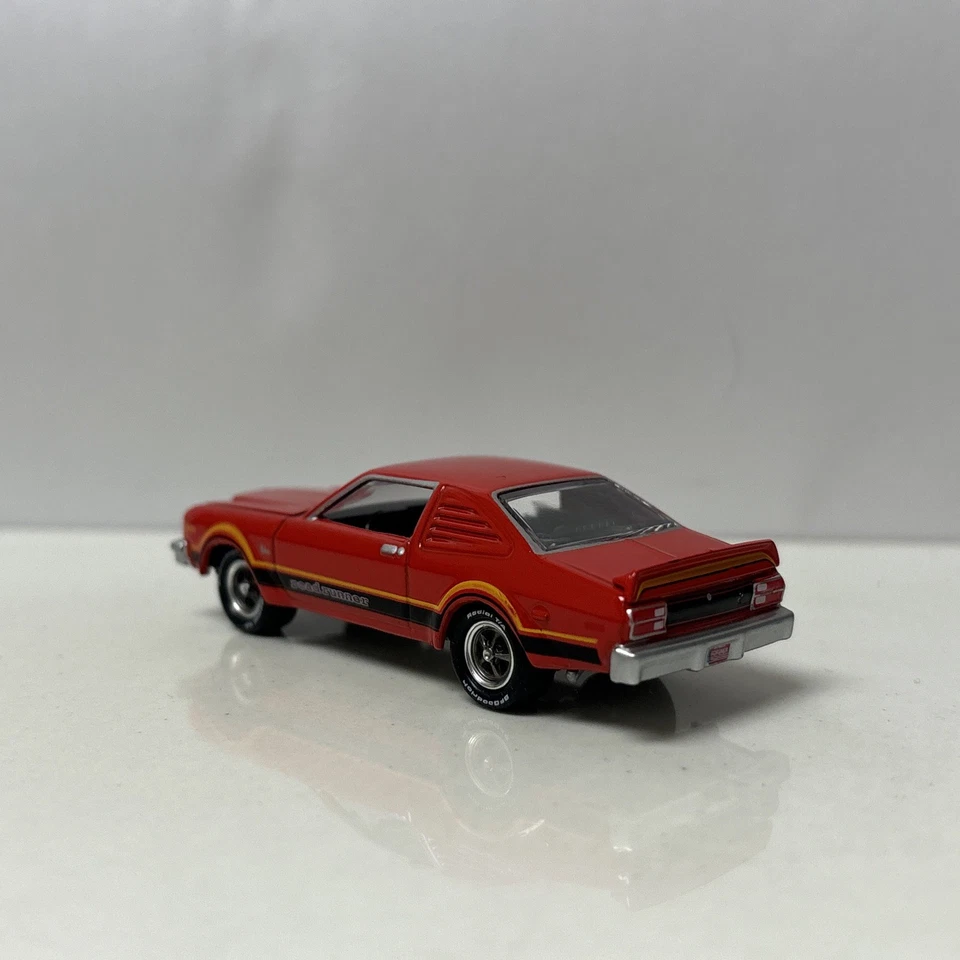 76 Plymouth Volare Road Runner 1976 coleccionable escala 1/64 diecast modelo diorama Foto 4 de 4