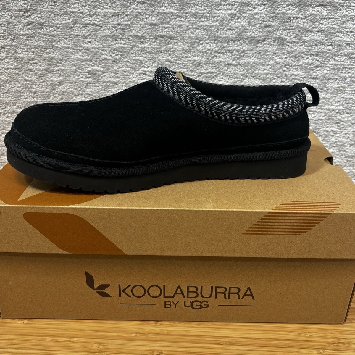 Koolaburra by UGG Black Suede Burree Clogs Men display picture 2