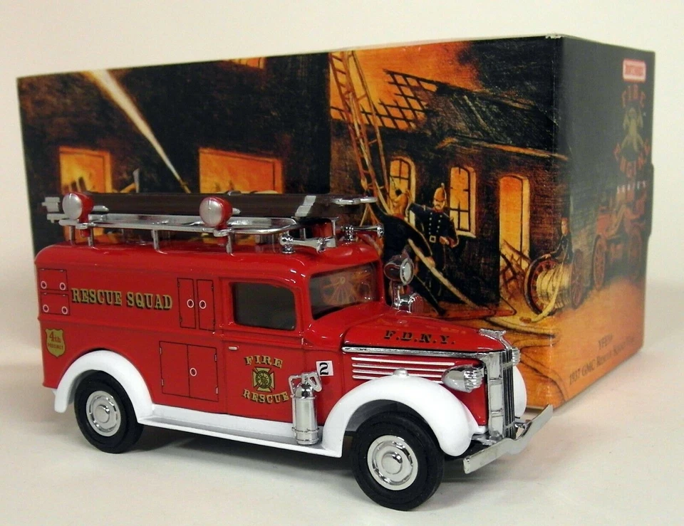 Matchbox Yesteryear YFE10 1937 GMC Rescue Squad Van Diecast model Fire Truck - Image 2 of 3