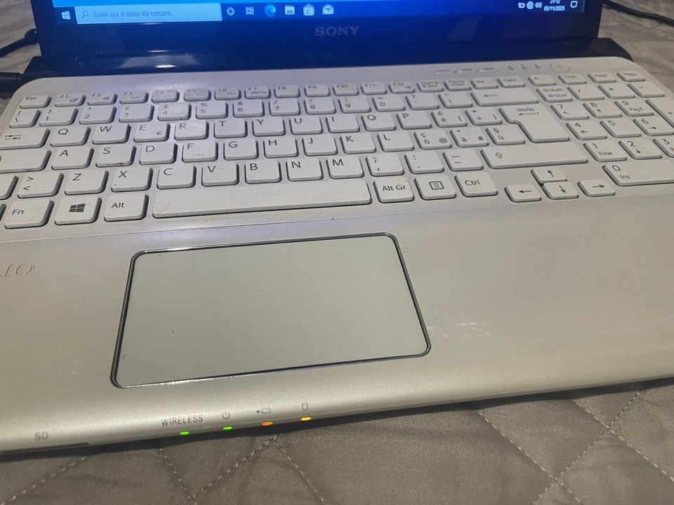 Sony Vaio SVE151G17M funzionante completo Foto REALI - Immagine 4 di 4